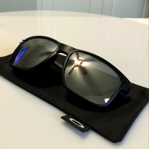 Oakley Holbrook Polarized USA Flag Collection OO9102 Reflective Silver Lenses - Picture 3 of 9